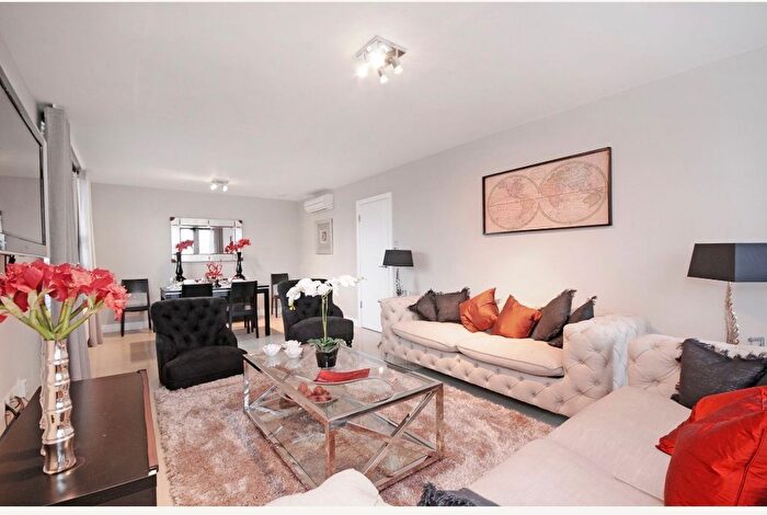 3 Bedroom Flat To Rent In St. Johns Wood Park, London, NW8