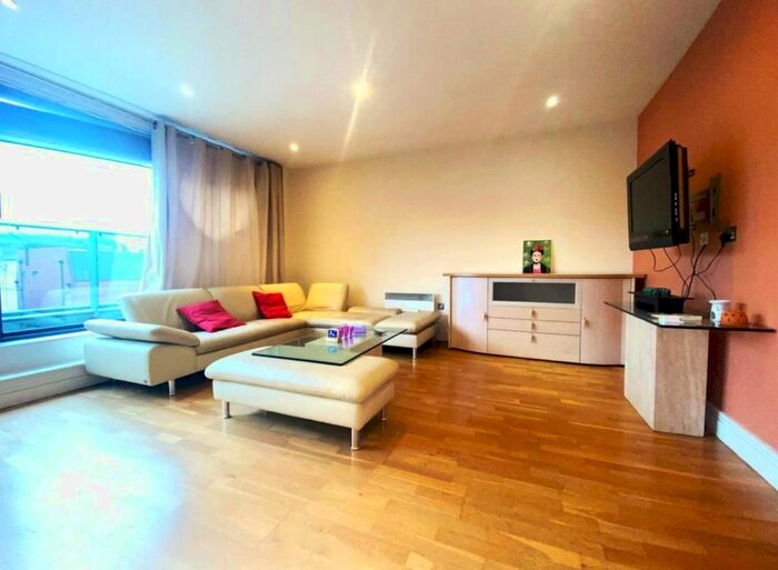 3 Bedroom Maisonette To Rent In - Ensign Street, Wapping, E1