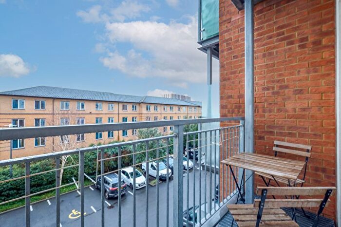 1 Bedroom Flat To Rent In Heritage Avenue, London, NW9