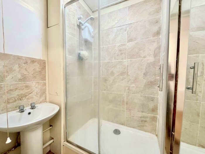 Ground Flat To Rent In Sea Front, Hayling Island, PO11