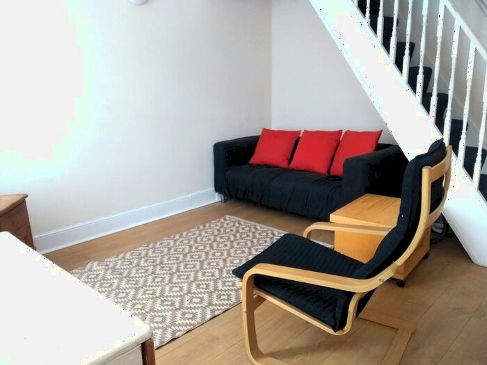 3 Bedroom Terraced House To Rent In Londesborough Road, Southsea, PO4