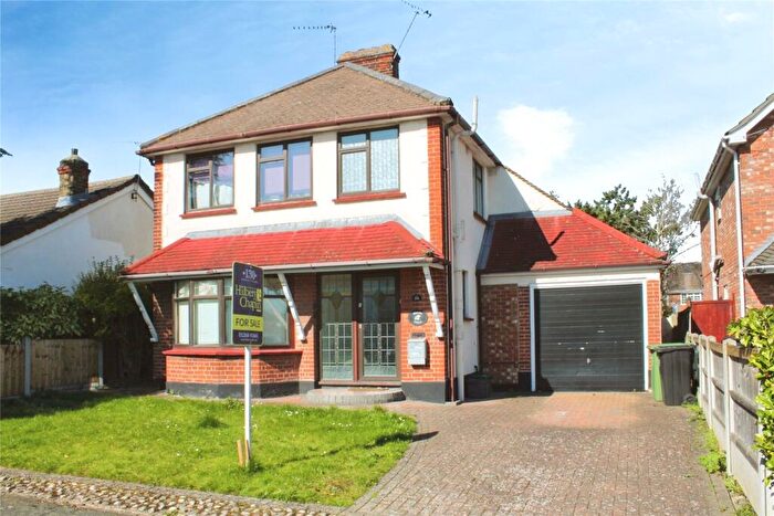 3 Bedroom Detached House For Sale In New Century Road, Laindon, Basildon, Essex, SS15