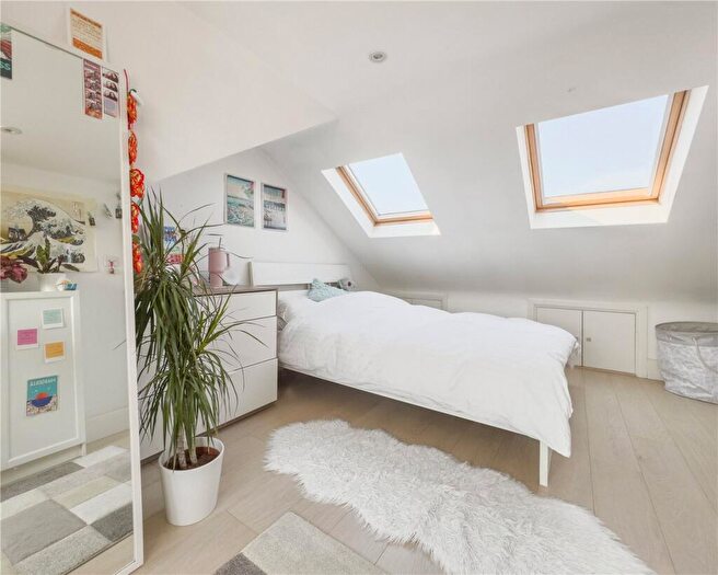 2 Bedroom Apartment To Rent In Windsor Road, London, NW2