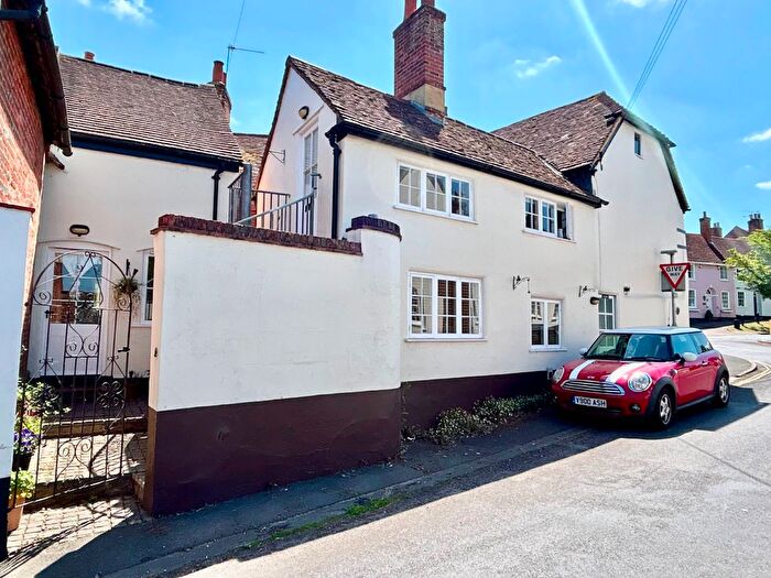 2 Bedroom Maisonette To Rent In High Street, Odiham, Hook, RG29