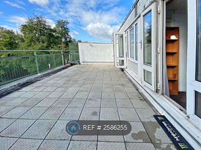 5 Bedroom Flat To Rent In Grafton Road, London, NW5