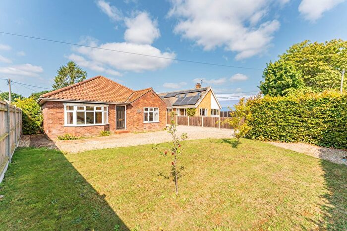 3 Bedroom Detached Bungalow For Sale In Yaxham Road, Dereham, NR19