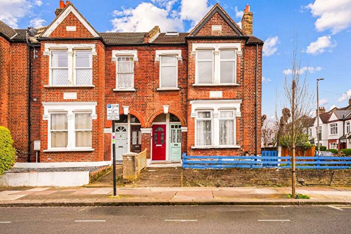 5 Bedroom Maisonette For Sale In Charlmont Road, Tooting, SW17