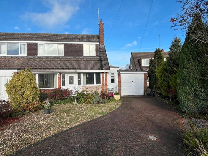 3 Bedroom Semi Detached House For Sale In Danetre Drive, Daventry, Northamptonshire, NN11
