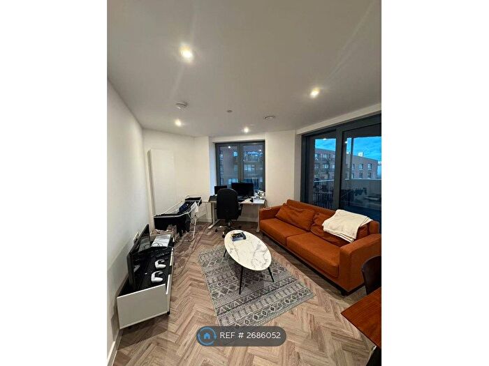 1 Bedroom Flat To Rent In Gillender St, London, E3