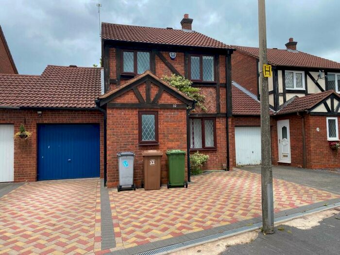 3 Bedroom House To Rent In Tilesford Close, Shirley, Solihull, B90