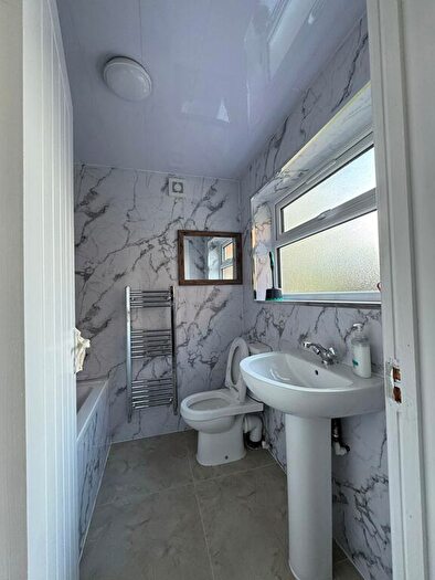 3 Bedroom Terraced House To Rent In Woodlands Street, Smethwick, Birmingham, B66