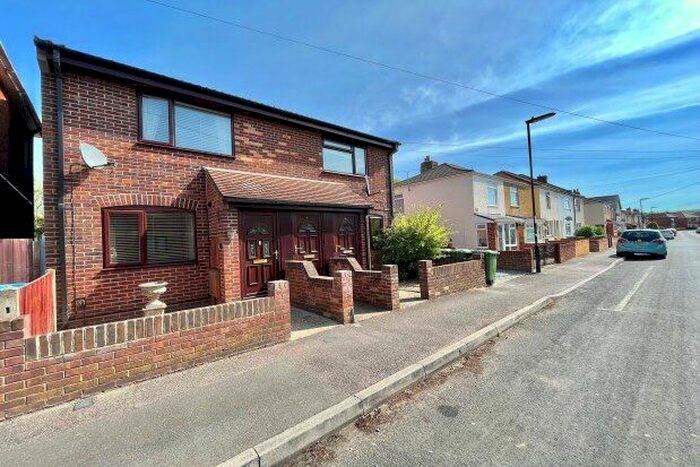 2 Bedroom Flat To Rent In South Road, Southampton, SO17