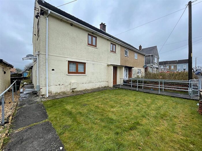 3 Bedroom Semi-Detached House For Sale In Rhydyffynnon, Pontyates, Llanelli, SA15