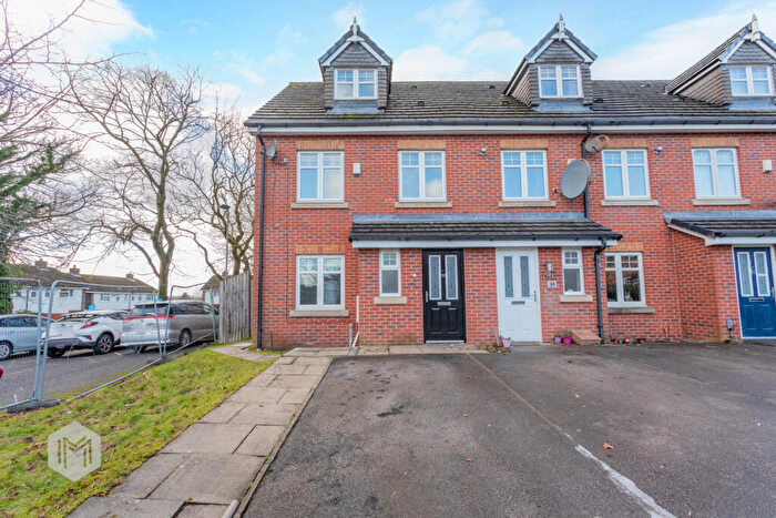 4 Bedroom Town House For Sale In Linnyshaw Close, Bolton, Greater Manchester, BL3