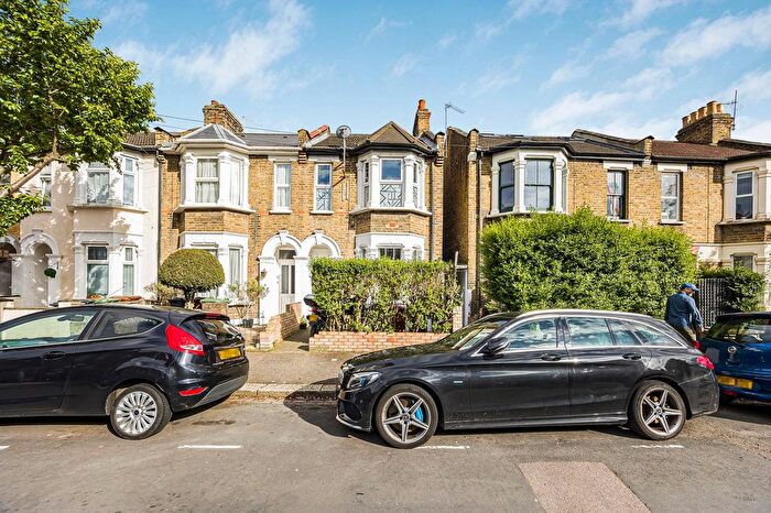 2 Bedroom Flat For Sale In Morley Road, Leyton, E10