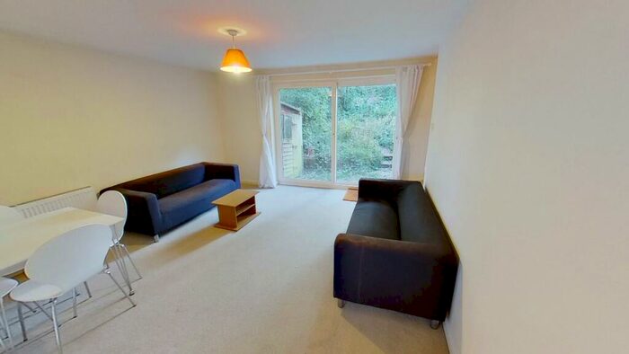 4 Bedroom Terraced House To Rent In Guildford Park Avenue, Guildford, GU2