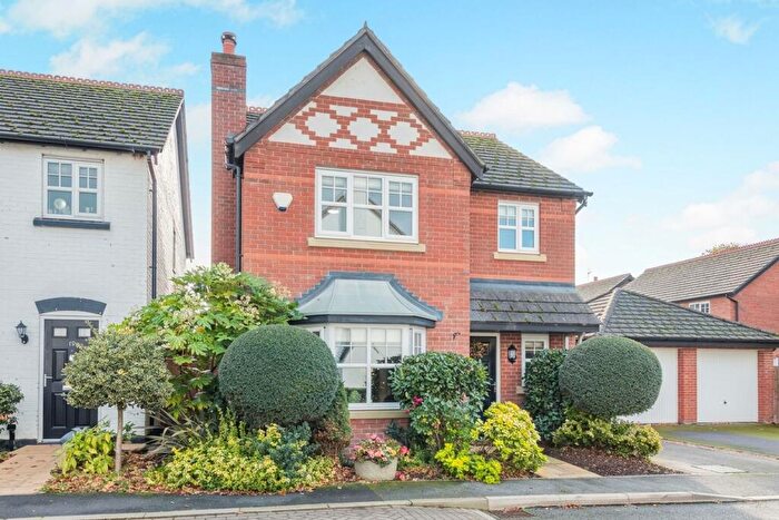 3 Bedroom Detached House For Sale In Granary Close, Milton Green, CH3