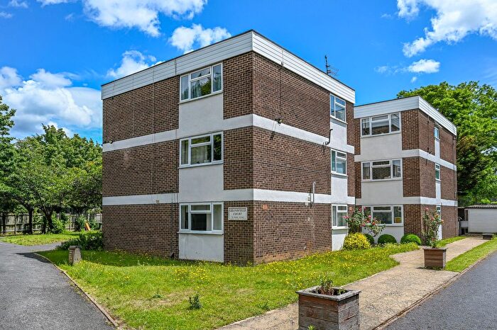 2 Bedroom Flat To Rent In Park Road, Chiswick, London, W4