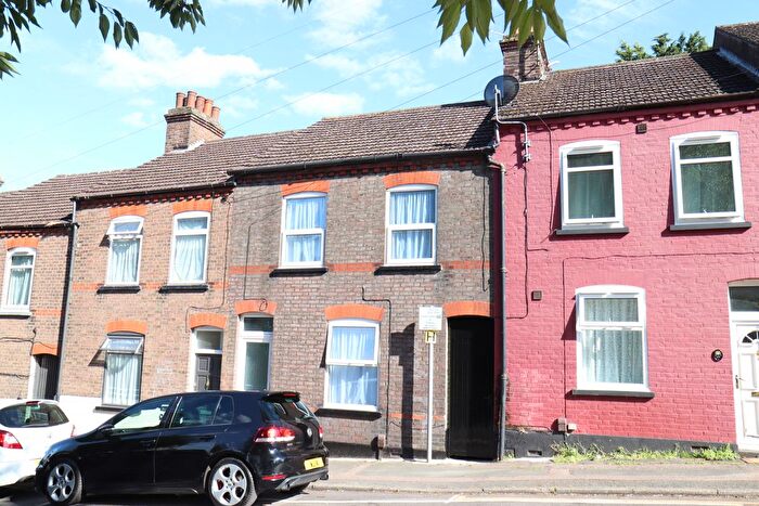 1 Bedroom Flat To Rent In Strathmore Avenue, LU1