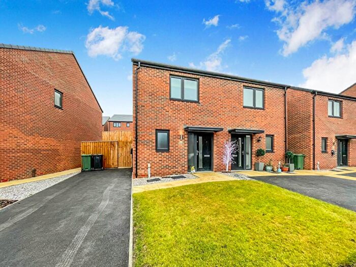2 Bedroom Semi-Detached House For Sale In Pendas Avenue, Leeds, West Yorkshire, LS14