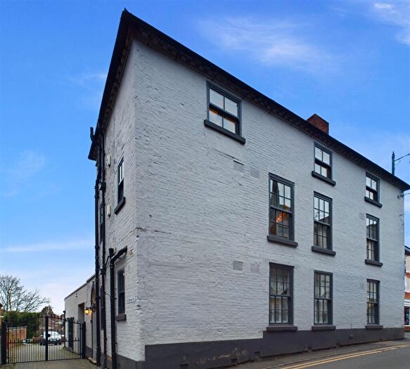 5 Bedroom Semi-Detached House For Sale In Market Street, Castle Donington, Derby, DE74