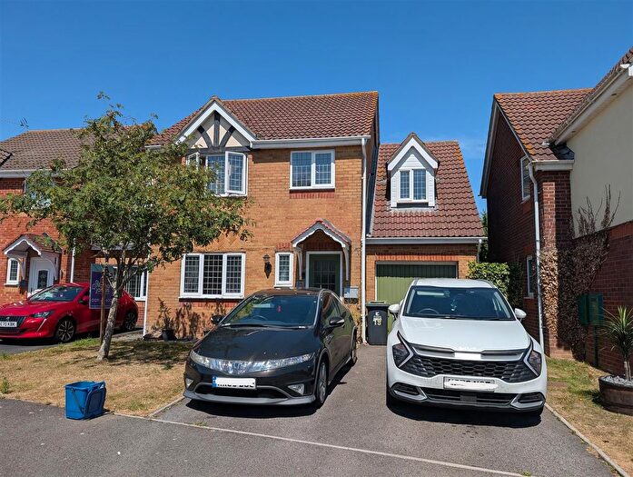 4 Bedroom Detached House To Rent In Martin Close, Rogiet, NP26