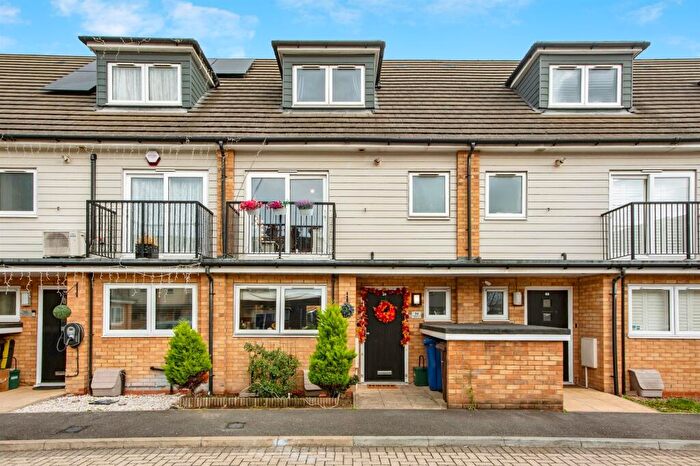 4 Bedroom Terraced House For Sale In Sartoria Close, Grays, RM20