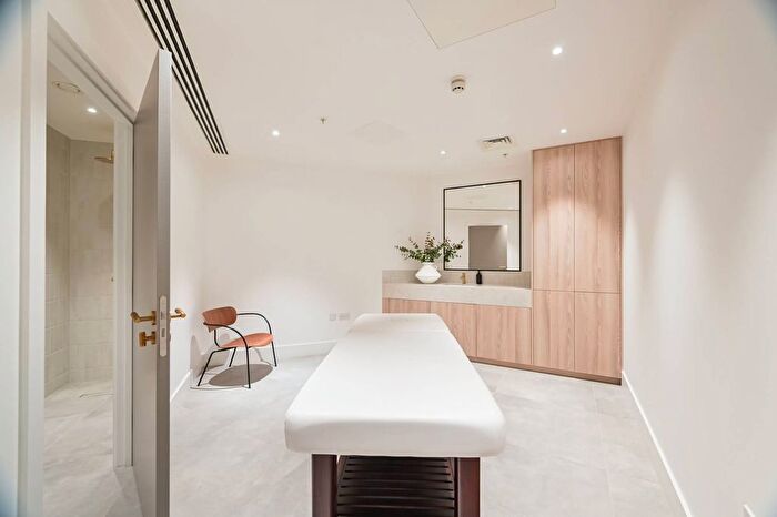 2 Bedroom Flat For Sale In Bow Green, Bow, E3