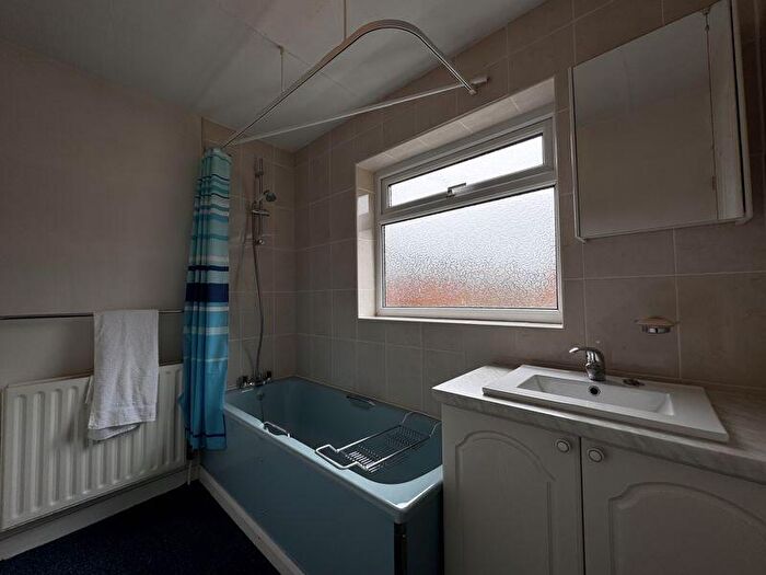 3 Bedroom Flat To Rent In Vine Street, South Shields, NE33