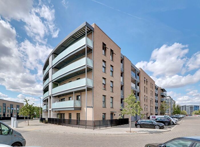2 Bedroom Flat For Sale In Broadis Way, Rainham, RM13
