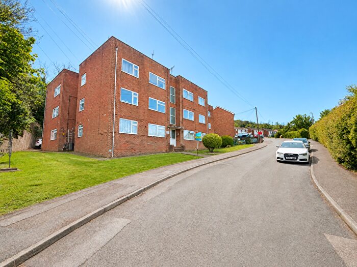 2 Bedroom Flat For Sale In Eaves Road, Dover, CT17