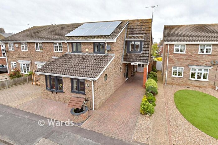 3 Bedroom Semi Detached House For Sale In Matthews Close, Deal, Kent, CT14
