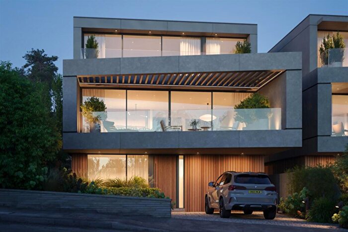 4 Bedroom Detached House For Sale In Partridge Walk, Lilliput, BH14