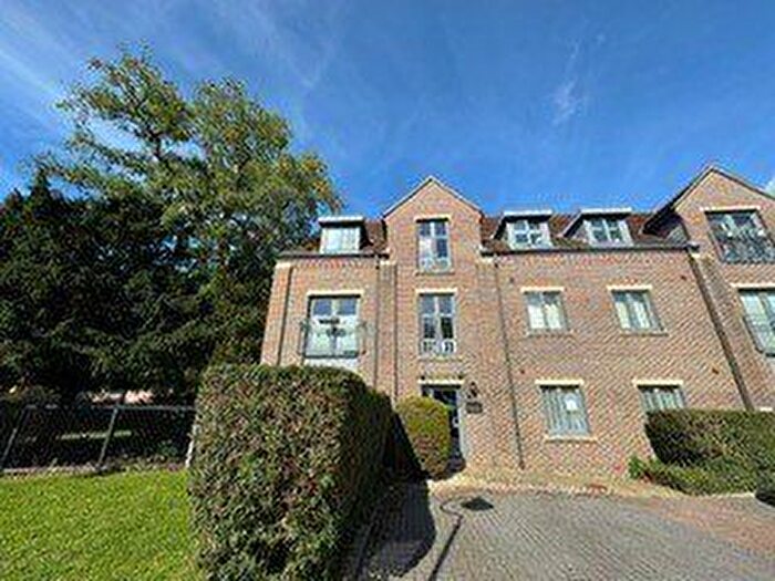 2 Bedroom Flat To Rent In Heritage Way, Gosport, Hampshire, PO12