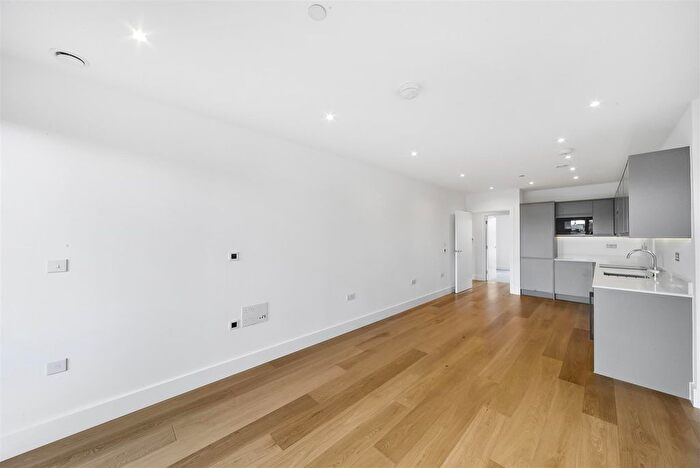 2 Bedroom Flat For Sale In Cancell Road, Oval, SW9