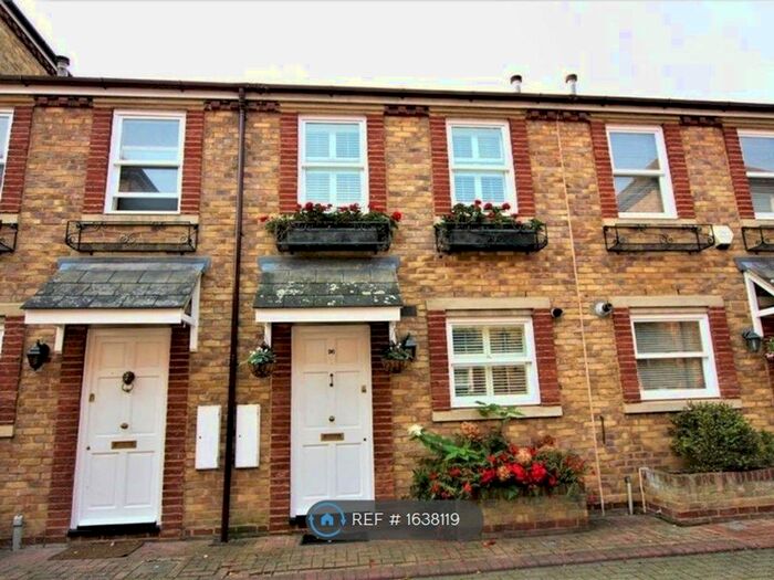 2 Bedroom Terraced House To Rent In Carmichael Mews, London, SW18