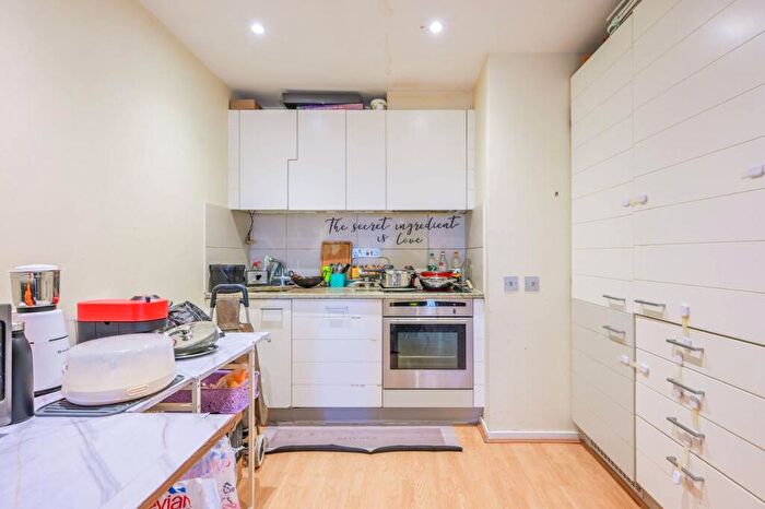 2 Bedroom Flat To Rent In Naxos Building, , Canary Wharf, London, E14