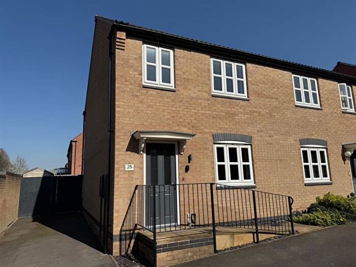 3 Bedroom Semi Detached House To Rent In Debdale Way, Mansfield Woodhouse, Mansfield, NG19