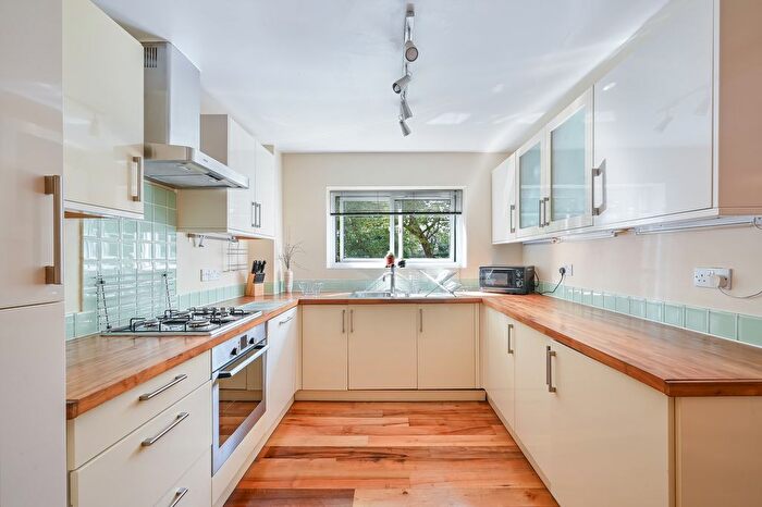 2 Bedroom Flat To Rent In Blue Gates, SW19