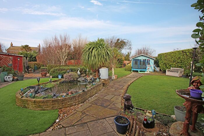 3 Bedroom Bungalow For Sale In Bowland Avenue, Fleetwood, Lancashire, FY7