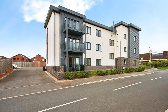 2 Bedroom Flat For Sale In Leasowe Road, Walsall, West Midlands, WS9