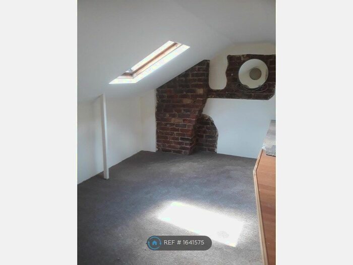 1 Bedroom Flat To Rent In Woodchurch Lane, Birkenhead, CH42