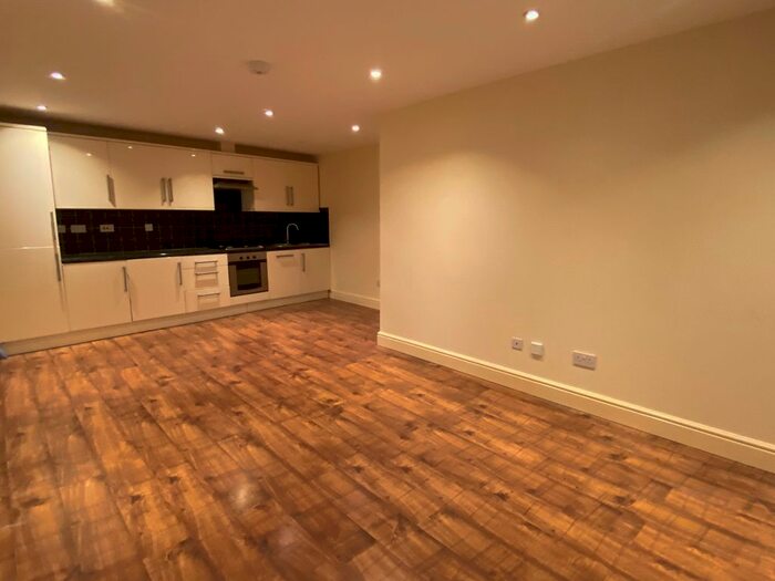 2 Bedroom Flat To Rent In Darby Drive, Waltham Abbey, Essex EN9