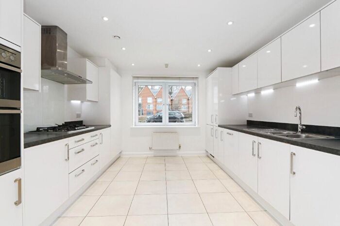 4 Bedroom Semi Detached House To Rent In Castleridge Drive, Greenhithe, Kent, DA9