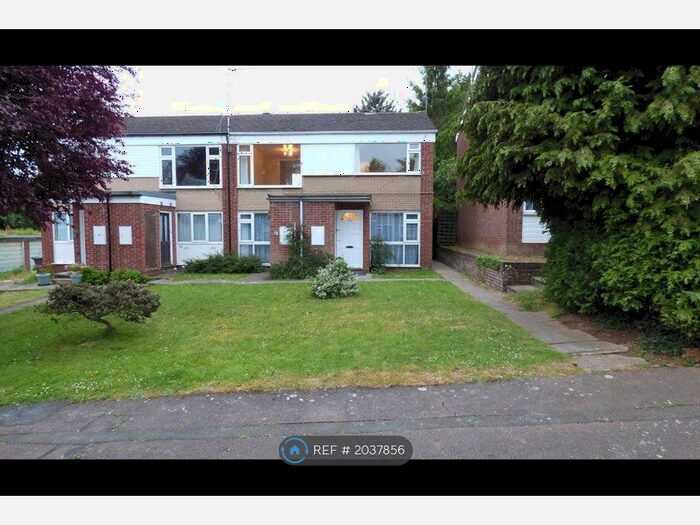 2 Bedroom Maisonette To Rent In Cowan Close, Rugby, CV22