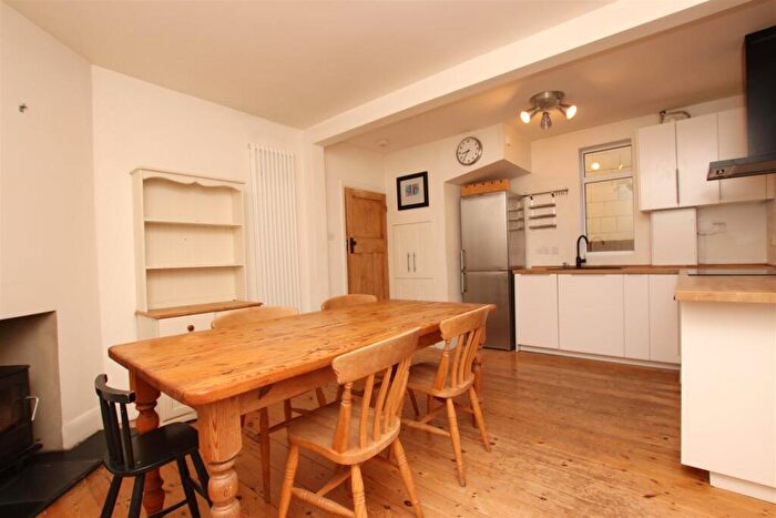 4 Bedroom House To Rent In Fairfield Park Road, Bath, BA1