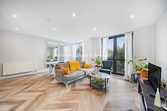 3 Bedroom Flat To Rent In Rotherhithe Old Road, London, SE16