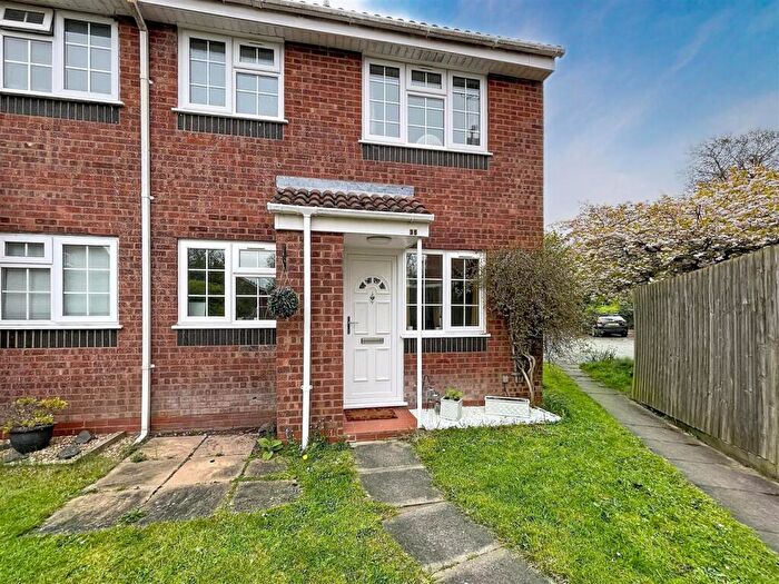 1 Bedroom Semi Detached House For Sale In Ebourne Close, Kenilworth, CV8