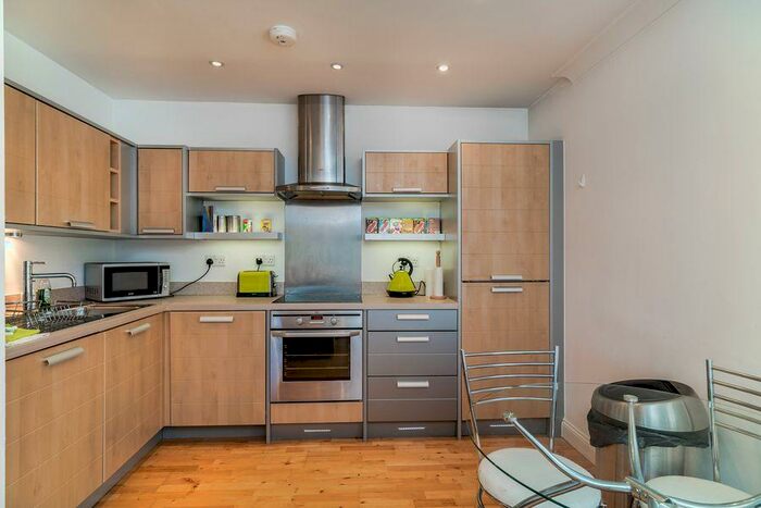 2 Bedroom Apartment To Rent In Station Road, Beaconsfield, HP9