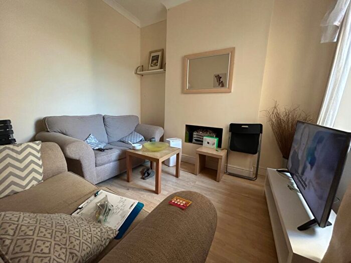4 Bedroom Terraced House To Rent In Flora Street, Cathays, CF24